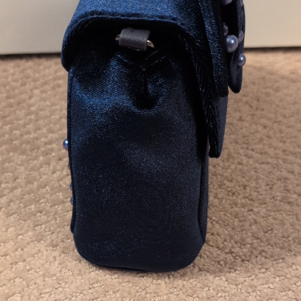 Loungefly Blue Minnie Mouse Velvet Crossbody Pearls Bag (Wallet Also In Closet) - Picture 8 of 12